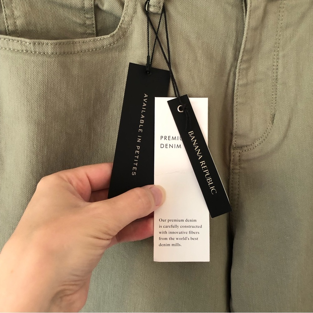 NWT BANANA REPUBLIC | Girlfriend Fit Crop Denim Jeans Pants Moss Army Green - Picture 3 of 5